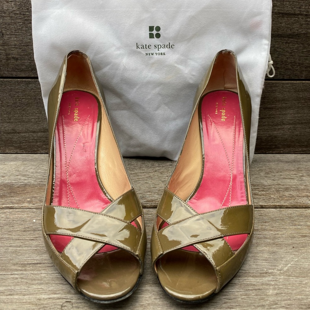 Vintage Kate Spade heels!! A true classic. Worn once. A khaki green color!!